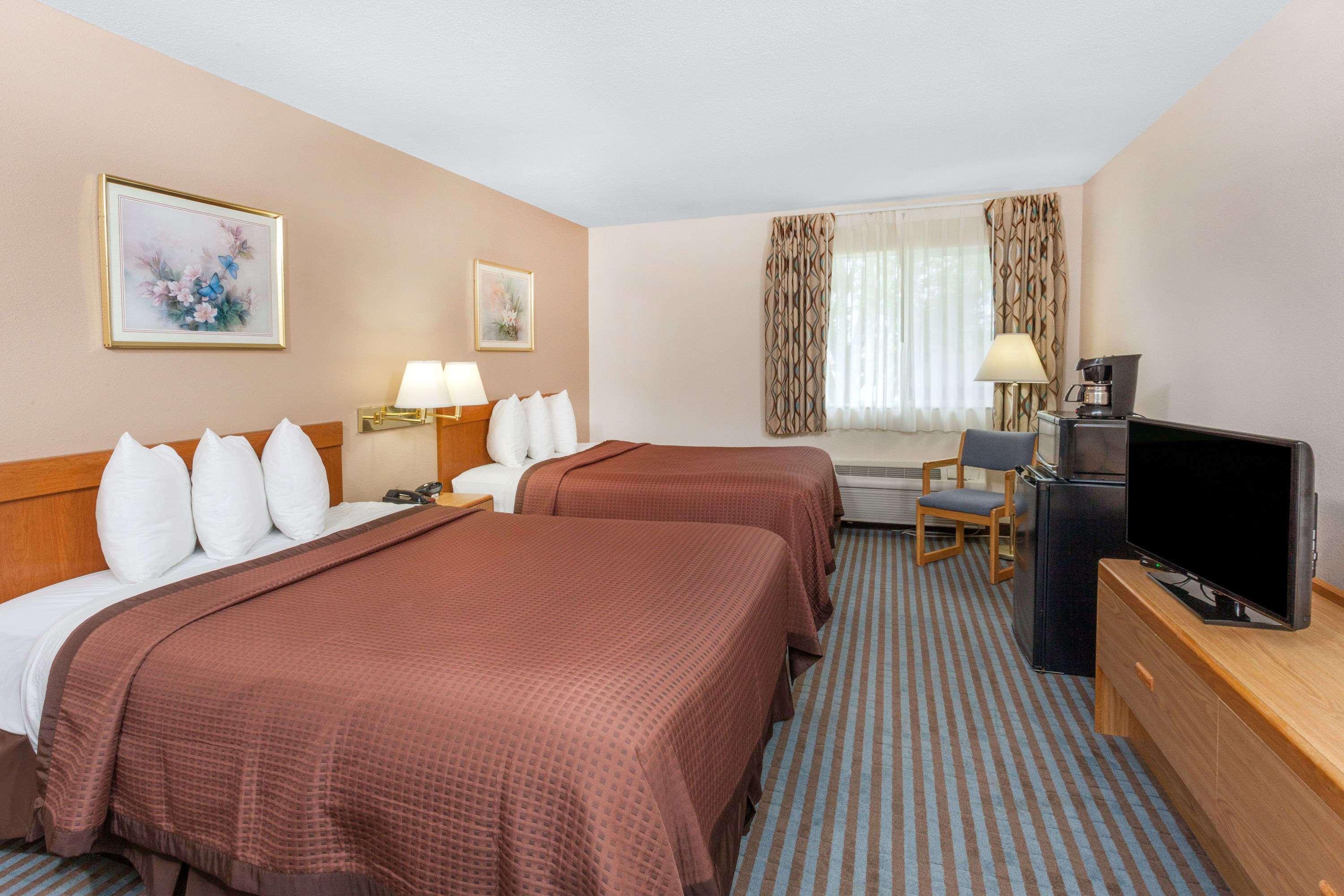 Days Inn By Wyndham Чарльстон Экстерьер фото