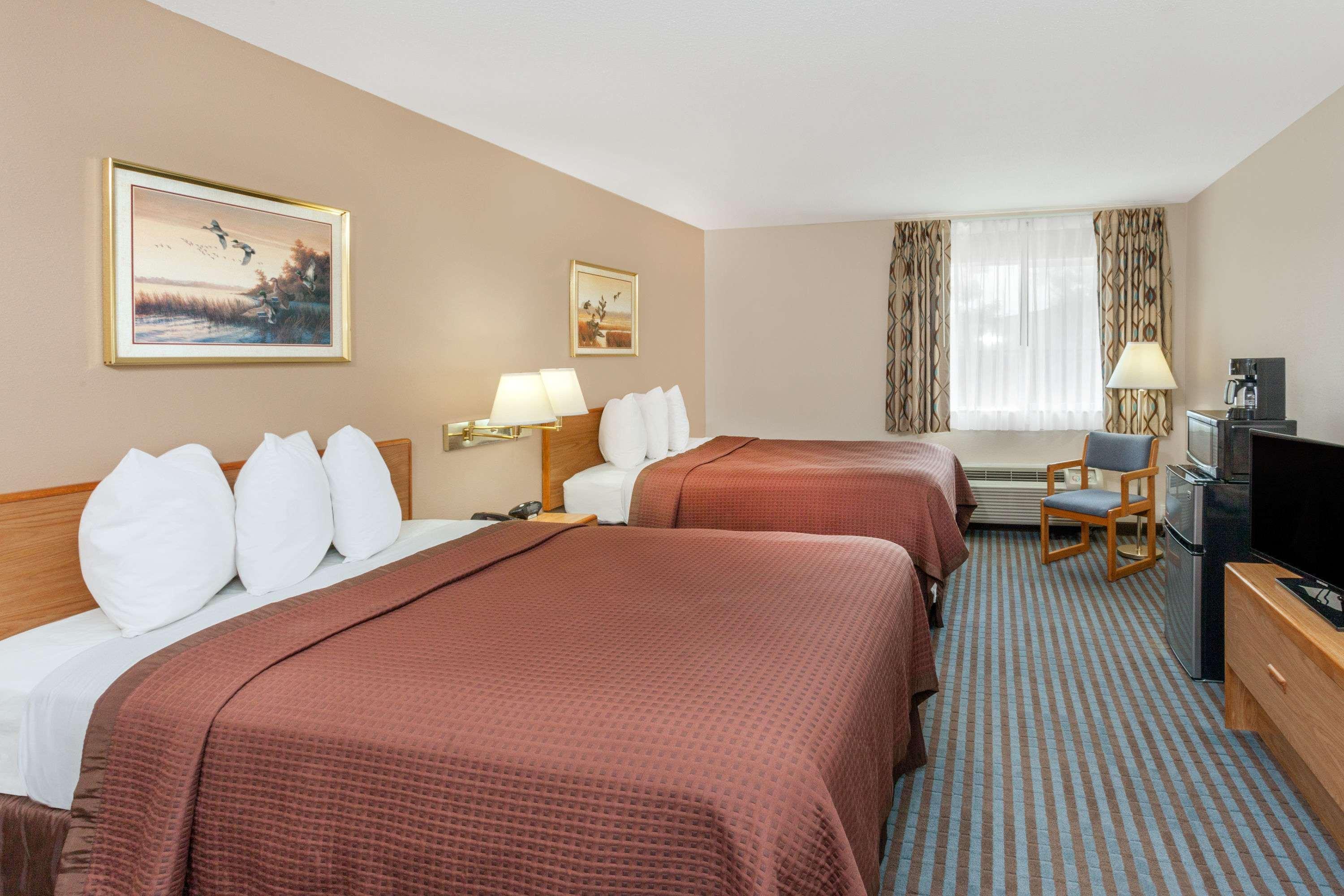 Days Inn By Wyndham Чарльстон Экстерьер фото