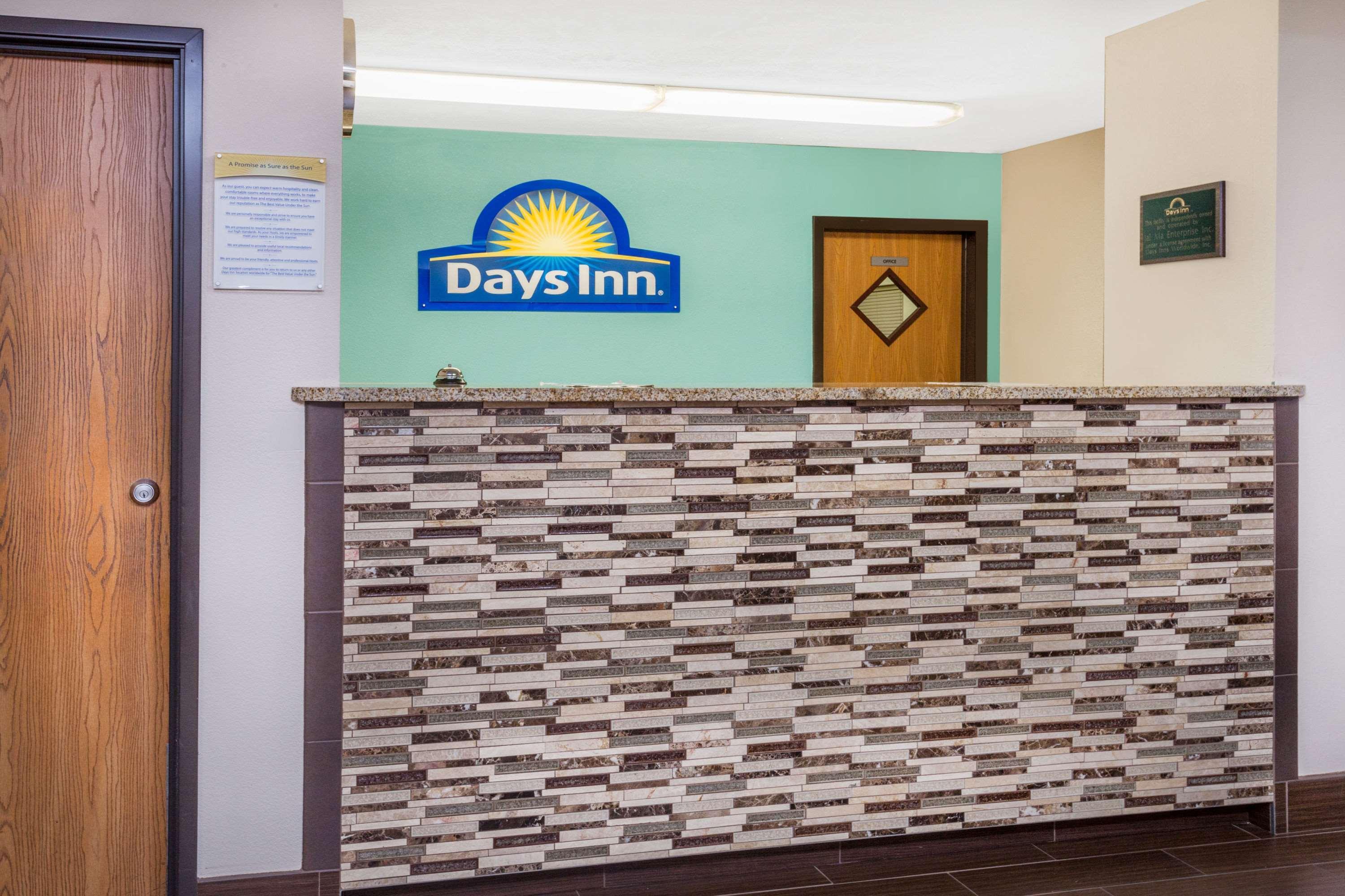 Days Inn By Wyndham Чарльстон Экстерьер фото
