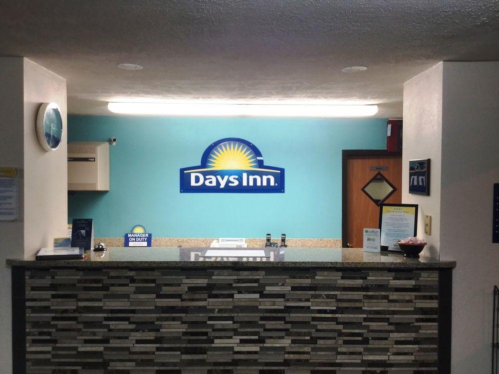 Days Inn By Wyndham Чарльстон Экстерьер фото