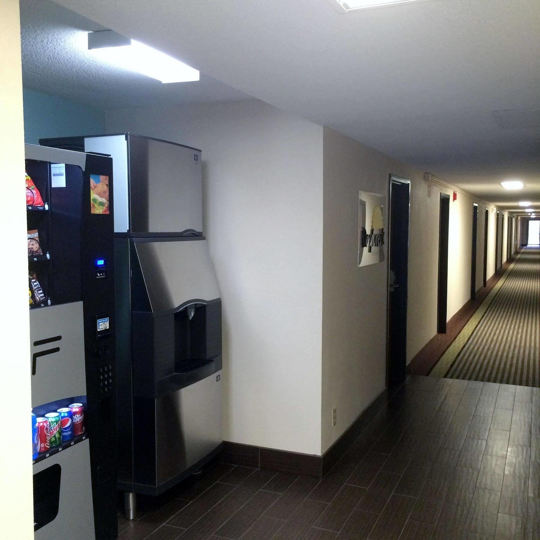 Days Inn By Wyndham Чарльстон Экстерьер фото
